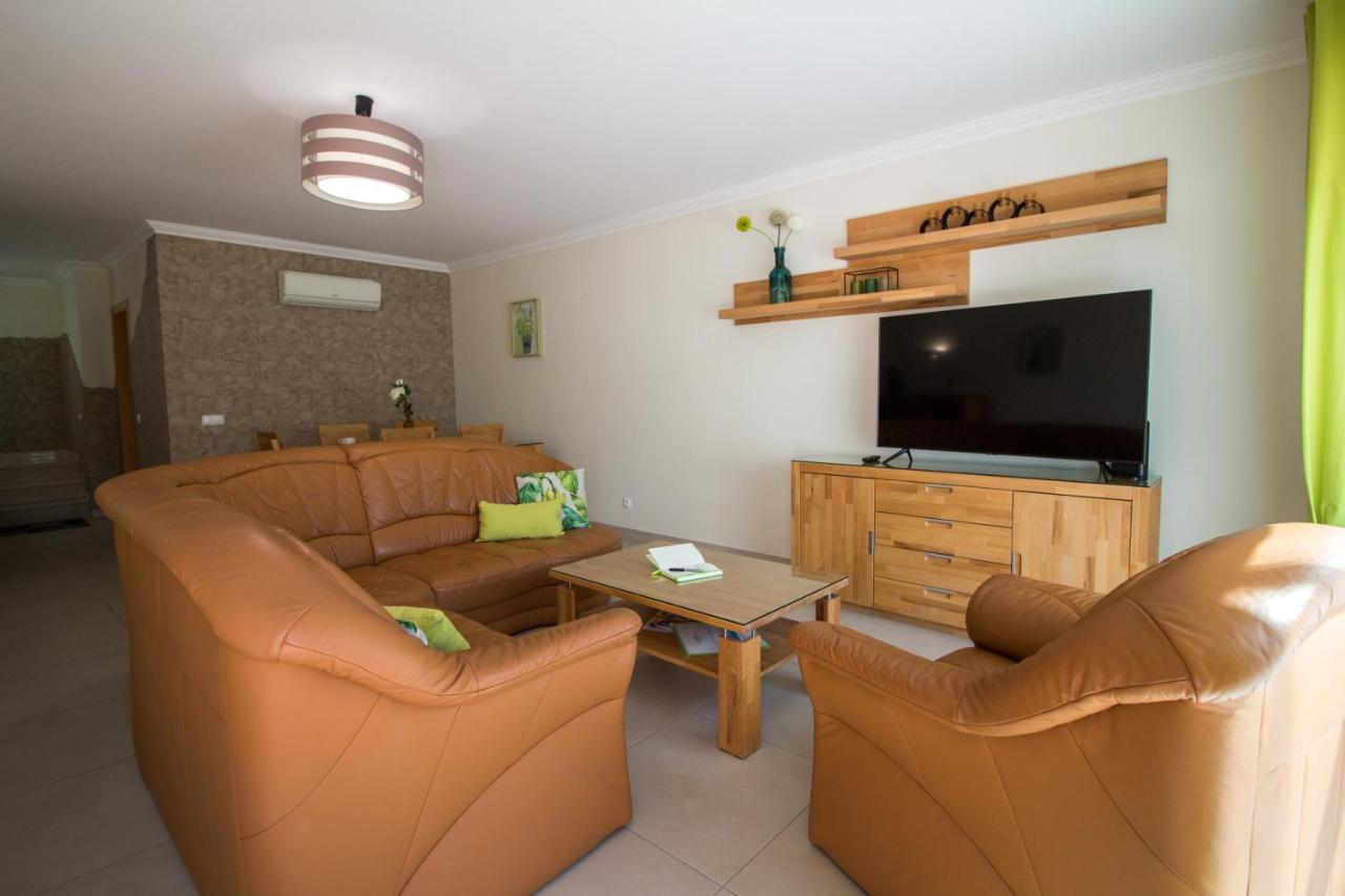 Cliff-Top Townhouse With Stunning Ocean Views Carvoeiro  Kültér fotó